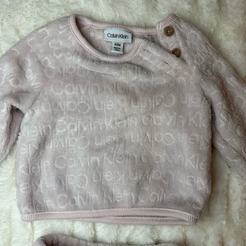 Calvin Klein Soft Pink Debossed Logo Sherpa Sweatsuit Matching Set Size 6/9M - Picture 6 of 11
